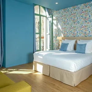 ** Hotel Du Centre, Un Ammi France
